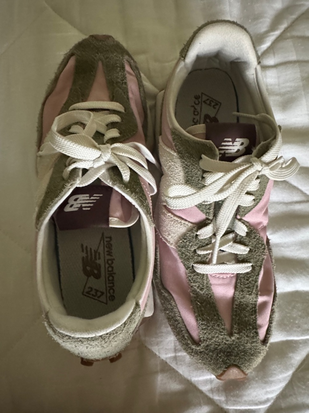 New Balance 327 Women's Pink and Olive Retro Runner - Picture 2 of 6